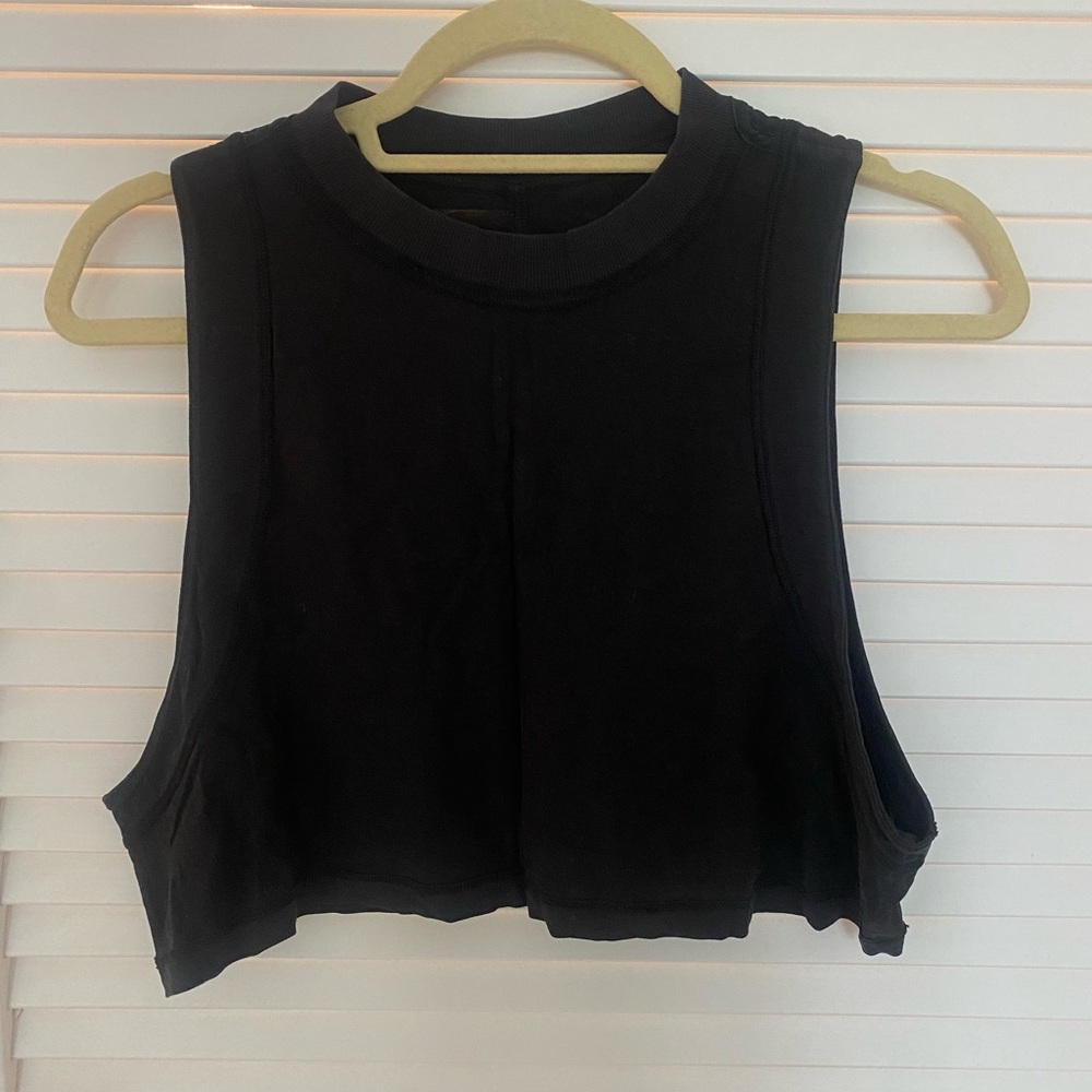 Lululemon crop top